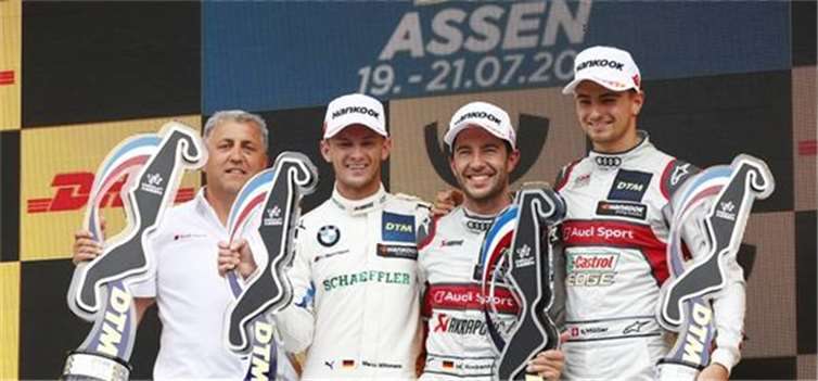 (V.l.:) Teamchef Ernst Moser, BMW-Pilot Marco Wittmann, Mike Rockenfeller und Nico Müller aus der Schweiz. Fotos: DEB