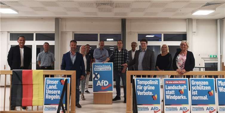 V.l.: Thomas König, Andreas Meyer, Dr. Jan Bollinger, Thea Gremme, Oliver Koch, Martin Esser, Tim Wurthmann, Uwe Junge, Thomas Damson, Petra Esser, Claudia Junge.Foto: privat