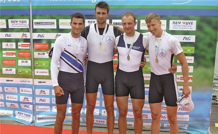 V.l.: Timo Piontek, Hubert Trzybinski, Gilbert Klinger und Stephan Riemekasten freuen sich über Bronze.privat