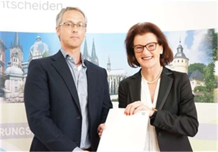 V.l. Udo Müllenborn (Fachgebietsleiter Gebäudemanagement, Gemeinde Swisttal) und Regierungspräsidentin Gisela Walsken. Privat