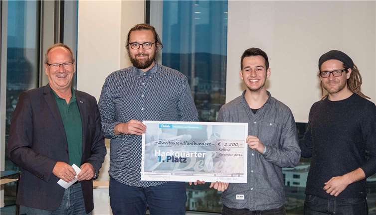 (V.l.) Uwe Laue, Vorstandsvorsitzender der Debeka, Olaf Poneta, Otto Sichert und Stefan Einig.