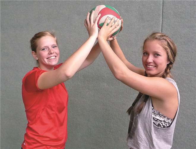Volleyballkurs für Mädchen V.l.: Viviane Welsch, Lena Schäfer. privat