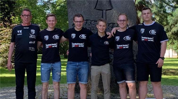 (V.l.:) Volker Kersten. Leon Breitkopf, Dominik Pretz, Jann Aschkowski, Toni Radermacher und Lucas Baldus. Fotos: privat