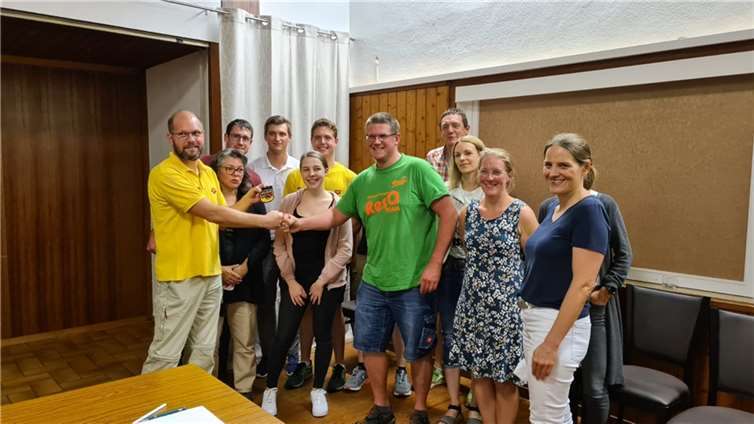 V.l.: Volker Pütz, Tina Dung, Timo Wassong, Pascal Pörner, Nina Schmidt, Jan Muth, Kevin Wassong, Jürgen Muth, Birgit Pöhler-Wischnewski, Regina Wassong und Tanja Heine.Foto: privat