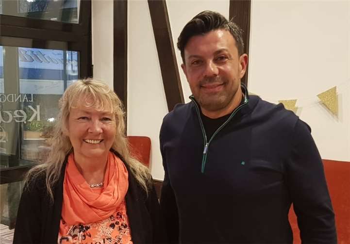 (V.l.) Vorsitzende der SPD Adenau, Erika Rebatschek mit Joni Kola.Foto: privat