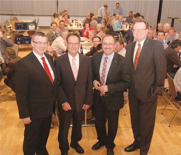 V.l. Vorsitzender Dr. Alexander Saftig, stv. Vorsitzender Gerd Heilmann, CDU Fraktionsvorsitzender im Verbandsgemeinderat Richard Heinz, Vorsitzender der CDU Kreistagsfraktion Georg Moesta.Guido Dietrich