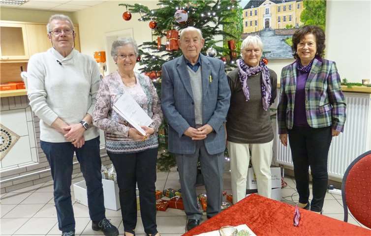 V.l. Vorsitzender Wilfried Mühlhausen, Barbara Meyer, Paul Delfs, Irmtraud Stadermann und Ilka von Boeselager.privat