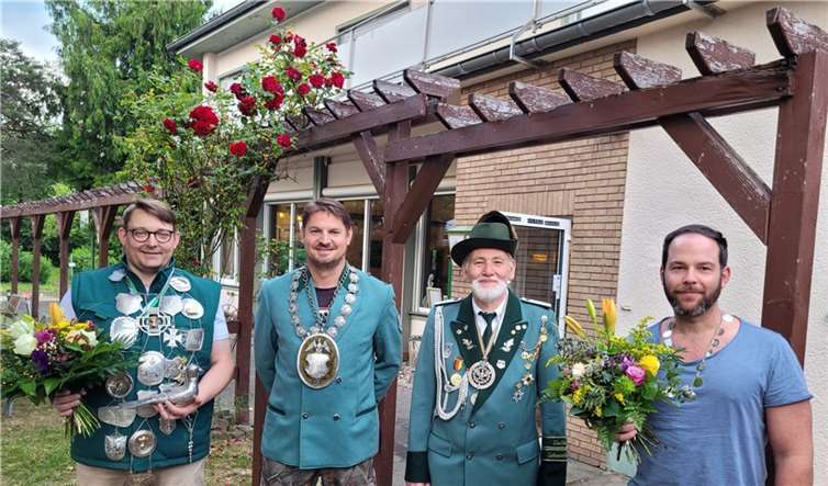 V.l.: Weißkönig Michael Johannknecht, Schwarzkönig Zdenek Krejci, Krumm Buchs Karl-Heinz Kaczun, Sternkönig Dennis Weißenfels. Foto: privat