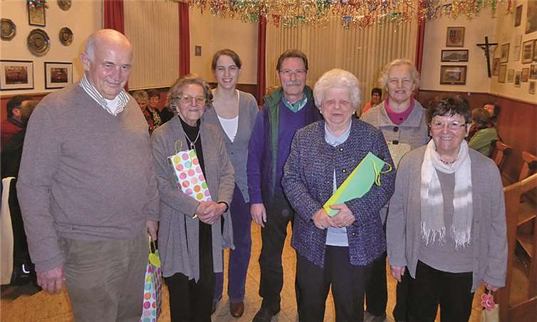 V.l.: Werner Göbel, Irmgard Foitzik, Edda Hornberger, Robert Hoß, Klara Schmidgen, Anni Hornberger und Margot Becker.privat