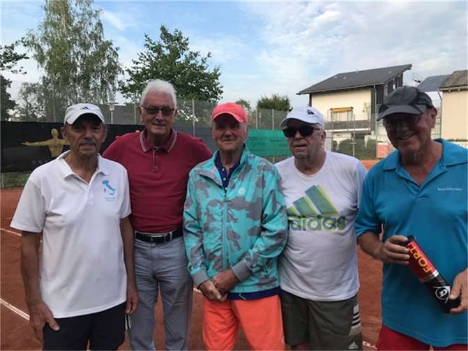 V.l.: Wilfried Röhrig, Erwin Fahr, Udo Hahn, Jürgen Ruhrmann, Hermann Freimuth. Foto: privat