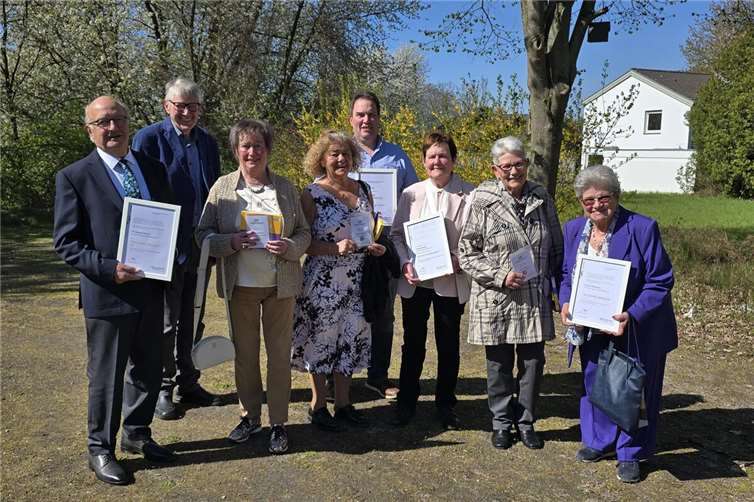 V.l.: Wolfgang Gärtner, Dietmar Kurz, Renate Hoffmann, Monika Kurtscheidt, Dirk Schlander, Christa Schlander, Doris Neitzert, Gerda Mühleisen. Foto: privat