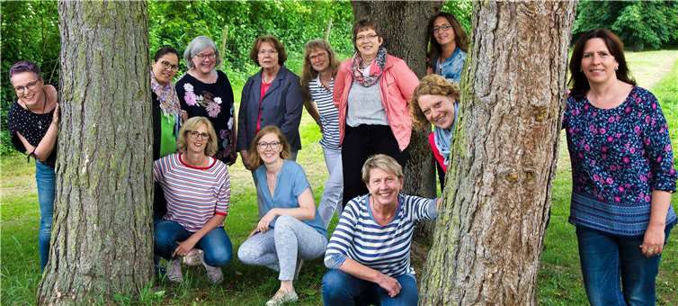 V.l.: (hintere Reihe) Anja Roos, Paola Wolff, Ruth Kowski-Meyer, Annette Lenz, Christa Rörig, Elke Gordetzki, Angelika Koenen, (vordere Reihe) Katja Eisenhuth, Sarah Pfeil, Hildegard Wiedenmann, Helene Rörig, Michaele Sabel.Foto: privat