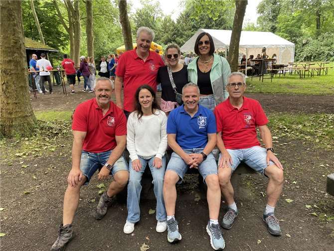 V.l. unten: Markus Wilkes, Nicole Behr, Günther Schönborn, Manfred Mürtz – v.l. hinten: Heinz Andries, Anna Geil und Nicole Gronski. Foto: Nicole Behr