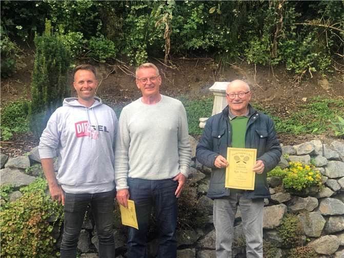 V.li. 1. Vorsitzender Jörg Schlich, Lothar Pannek und Egon Theisen.Foto: privat