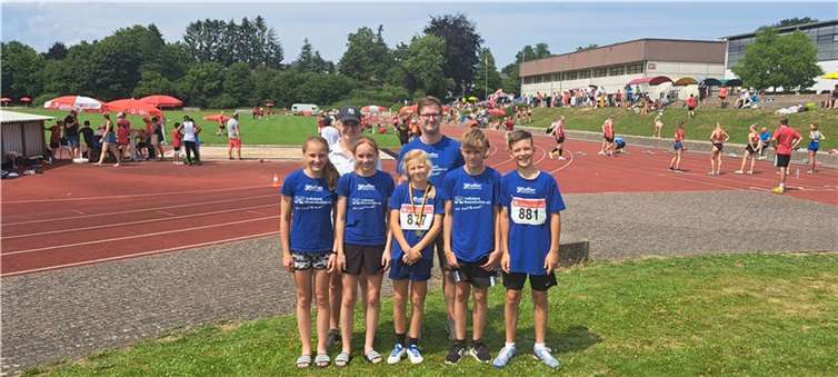 V.li. Amy Sauer, Anne Catherine Grandmontagne, Pauline Niemes, Sofie Hartmann, Philipp Schlaus, Niklas Schu und Louis Schipke. Quelle: SV Urmitz
