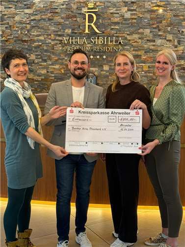 V.li. Andrea Stenz (Geschäftsführerin WJ Rhein-Ahr), Felix Kroll (Kreissprecher WJ Rhein-Ahr), Yvonne Lange (Leitung Kommunikation Bunter Kreis), Melanie Beringer (Geschäftsführerin Bunter Kreis Rheinland). Foto: WJ Rhein-Ahr