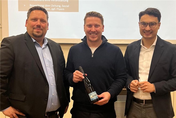V.li. Andreas Birtel, Manuel Kerber und Philip Rünz beim gemeinsamen Auftakt der Koblenzer CDU Kandidaten zur Landtagswahl im JuBüz Karthause. Foto: Sebastian Krupp