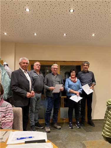 V.li. Andreas Peifer, Rudolf Leitzgen, Helmut Schmitz (10 Jahre), Christine Mons (10 Jahre) und Paul Franzen (10 Jahre). Foto: privat