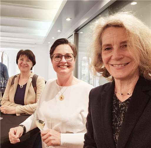 V.li. Anke Simon MdL, Kathrin Anklam-Trapp MdL und Dr. Anna Köbberling MdL. Quelle: Büro von Dr. Anna Köbberling