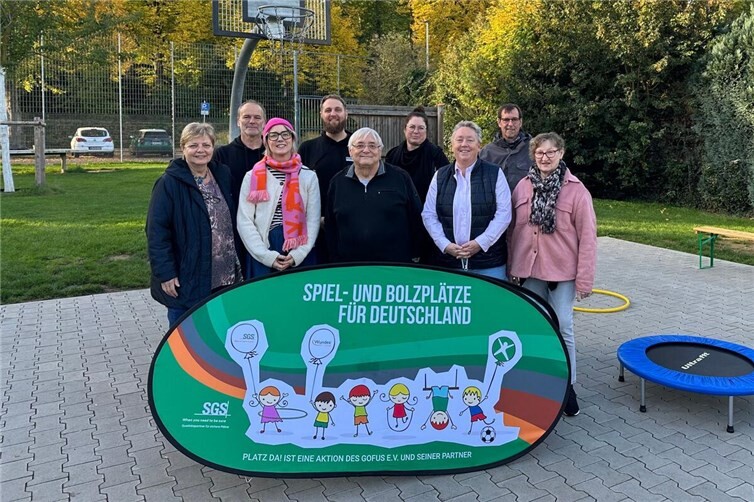 V.li. Anna Plato, Chris Krauslach, Antje Knieper, Alexander Heiß, Manfred Wenigmann, Ulrike Jünger, Ulrike Mohrs, Jochen Bihn und Anne Balmes. Foto: Stadt Koblenz/Susan Krause