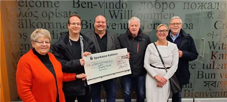 V.li. Anne Schumann-Dreyer, Michael Lüdecke (JuBüZ), Thorsten Schneider, Hans-Werner Braun, Anja Gross-Kölsch und Dr. Michael Gross. Quelle: Karthäuser Bürgerverein