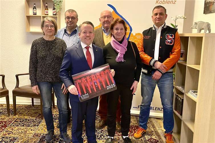 V.li. Beate Neumann, Beiratsmitglied; Toni Bündgen, Beiratsmitglied; Stephan Wefelscheid; Dr. Stefan Zakrzewski, Beiratssprecher; Antonie Heider, 2. Vorsitzende; Cem Ilhan, 1. Vorsitzender.  Foto: Claas Osterloh