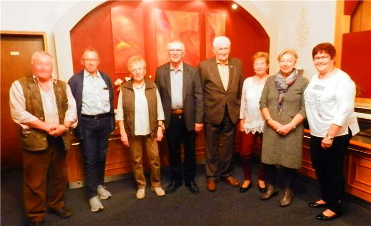 V.li. Beisitzer Hans Wittlich, Friedhelm Grüber, Frauenbeauftragte Hannelore Werz, Vorsitzender Hans- Dieter Siegel sein Stellvertreter Heinz- Dieter Höcker, Frauenbeauftragte Agnes Pluschke, Schriftführerin Helga Heigel, Kassenverwalterin Hildegard Müller. Nicht auf dem Foto Beisitzerin Roswitha Schulte und Margret Rudolph.Fotos: privat