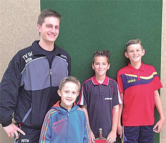 V.li. Betreuer Nils Raue, Simon Lohner, Sebastian Schmitz, Ruben Scheuch. privat