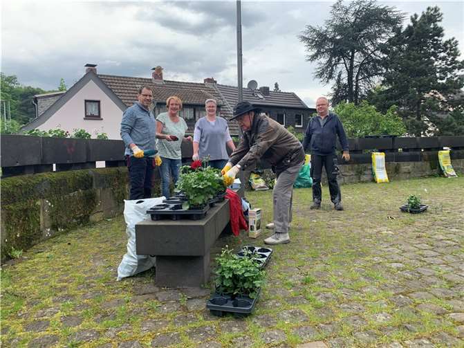 V.li. Björn Hansen, Beate Reich, Andrea Miller-Siepmann, Knut-Hendrik Schaefer und Dirk Siepmann. Foto: privat