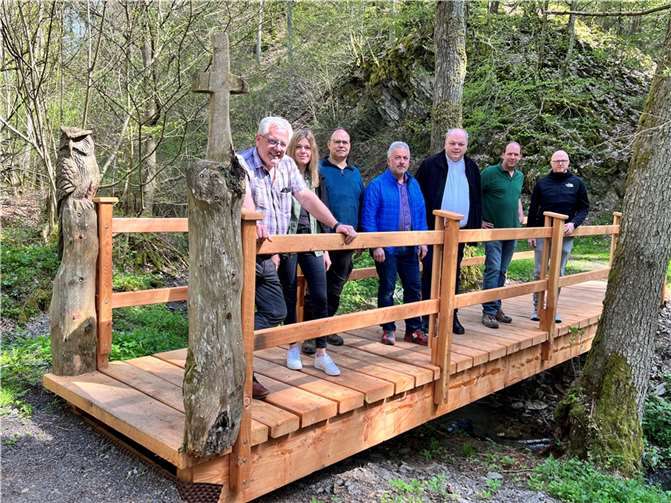 V.li. Bürgermeister Albert Jung, Linda Bamberg vom Touristik-Büro Schieferland Kaisersesch, Frank Eltges vom Kloster Maria Martental, Ortsbürgermeister Burkhard Klinkner (Ortsgemeinde Leienkaul), Pfarrer Pater Christoph Kübler vom Kloster Maria Martental, Klaus Darscheid von Holzarbeiten Darscheid und Michael Schmitt von der Verbandsgemeindeverwaltung Kaisersesch. Copyrights: VG Kaisersesch/Pressestelle Martina Vogel