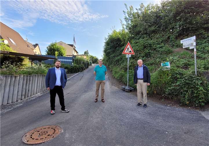 V.li. Bürgermeister Christoph Mohr, Werkleiter Michael Stiren und Erster Beigeordneter Bernhard Wiemer begutachteten die fertigen Abschnitte der Baumaßnahme.Quellen: Stadt Bendorf