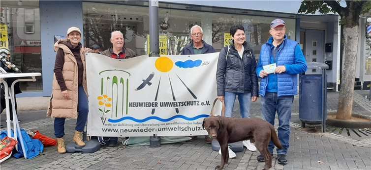 V.li. C. Menzenbach, G. Gehrmann , U. Adams , J. Rumi und Ch. Menzenbach.  Quelle: NUV