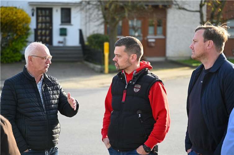 V.li. Carsten Löcker - MdL, Daniel Südhof – Ortsvorsteher Lüftelberg, Stefan Pohl – Vorsitzender SPD Meckenheim. Quelle: Tobias Hübel