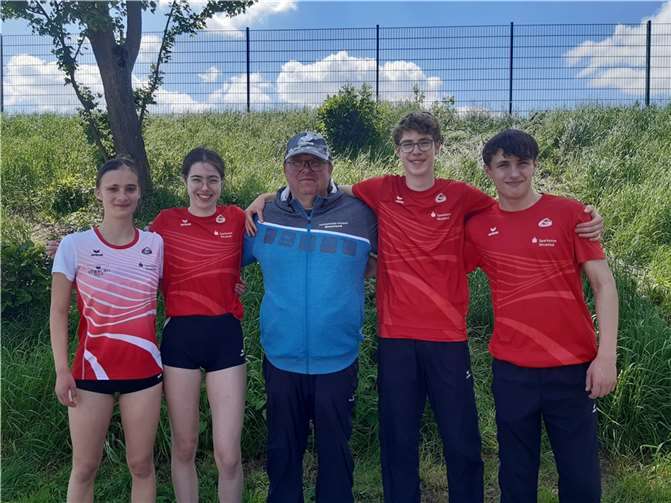 V.li. Charlotte, Johanna, Trainer Holger Klein, Friedrich, Philipp. Foto: SSC