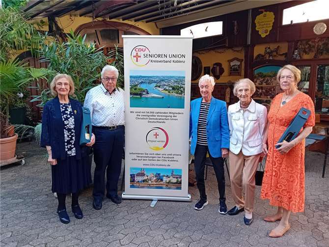 V.li. Christel Hust, Wolfgang Brennig, Monika Artz, Roswitha Verhülsdonk und Kirsten Steinebach.  Foto: Rüdiger Brennig