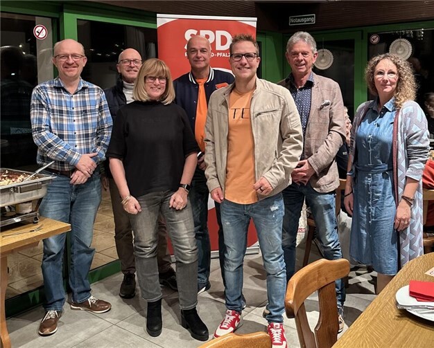 V.li. Christian Albert, Dirk Meid, Andrea Loch, Thomas Braunstein, Nicolas Cordes, Herbert Keifenheim und Diana Hammes. Foto: privat