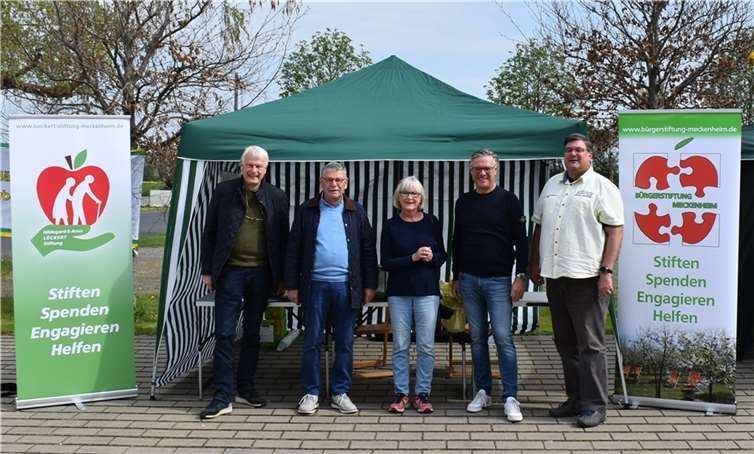V.li. Christian Dürig, Bernhard Granz, Heidemarie Wiens, Burchard Kraus und Dirk Ritter. Quelle: Bürgerstiftung Meckenheim