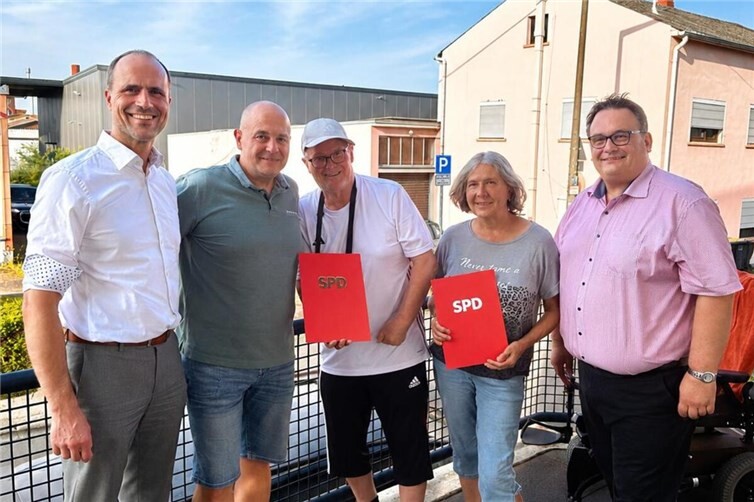 V.li. Clemens Hoch, Staatsminister, Bernd Könemund, Harald Kohns, Brigitte Pohling, Andreas Lung.