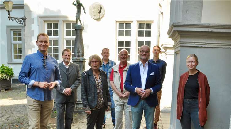 V.li. Denny Blank, Bruno Graef, Rosemarie Heuser-Ried, Raymund Bollinger, Werner Block, Fritz Naumann, Daniel Breitbach und Fiene Kuhlmann (es fehlen Jörg Rienas, Karin Warming, Benjamin Schwarz und Timo Warming).Quelle: SPD-Ortsverein Altstadt-Mitte