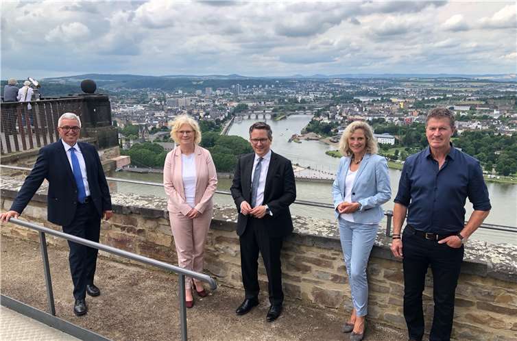 V.li. .: Der rheinland-pfälzische Innenminister Roger Lewentz, Bundesjustizministerin Christine Lambrecht, Dr. Thorsten Rudolph, Anna Köbberling, MdL und Detlev Pilger, MdB.Foto: privat