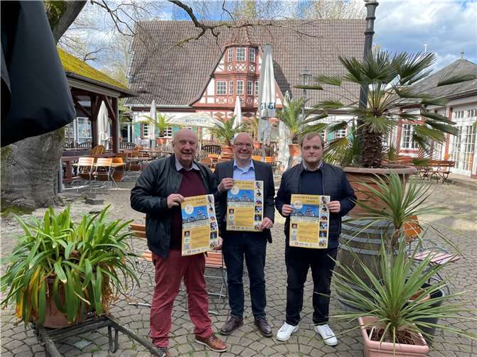 V.li. Dirk Crecelius (Geschäftsführer KSK); Roberto Möckel (Weindorf Wirt); Daniel Zimmer (Öffentlichkeritarbeit KSK). Foto: privat