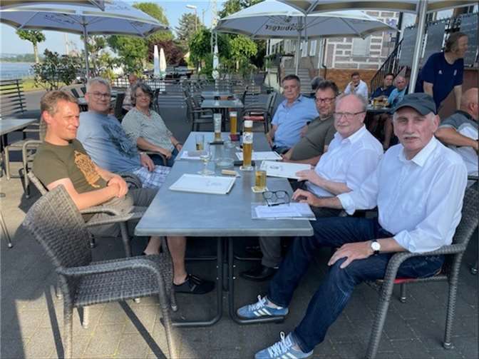 V.li. Dirk Schoor, Peter Wagner, Britta Müller, Werner Schumacher, Volker Kaufmann, Joachim Rünz und Dr. Manfred Bretz. Quelle: CDU GV Weißenthurm