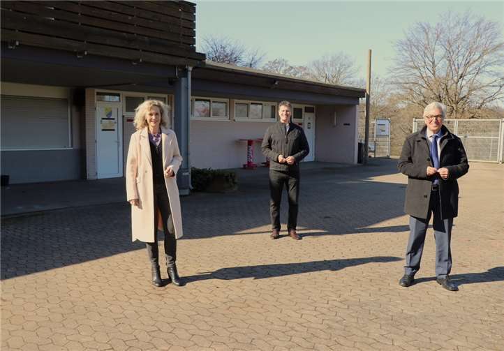 V.li. Dr. Anna Köbberling, Detlev Pilger und Roger Lewentz. Foto: Dennis Feldmann