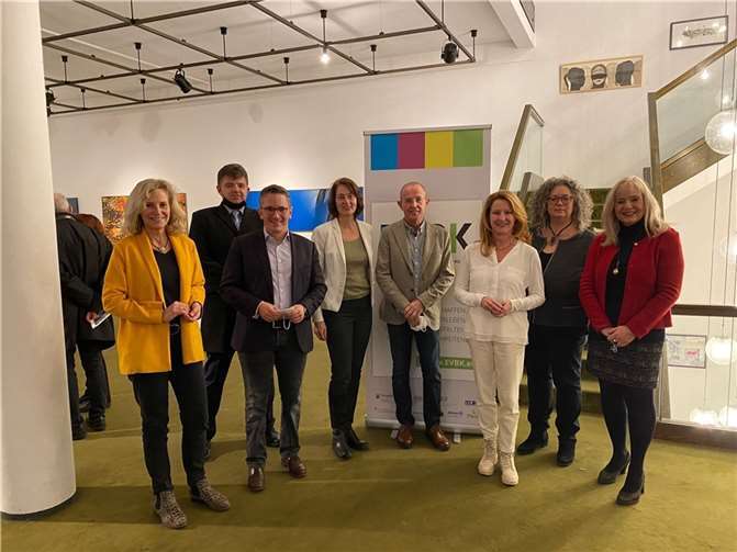 V.li. Dr. Anna Köbberling, MdL, Dr. Thorsten Rudolph, MdB, Rudolf Johanns, Beigeordneter VG Prüm, Dr. Katarina Barley, Vizepräsidentin EU Parlament, Gerald Keßler, Vorsitzender EVBK, Heike Raab, Staatssekretärin Rheinland-Pfalz, Eva Maria Enders, ark, PD Dr. Margit Theis-Scholz, Dezernentin für Bildung und Kultur.Foto: Stadtverwaltung Koblenz