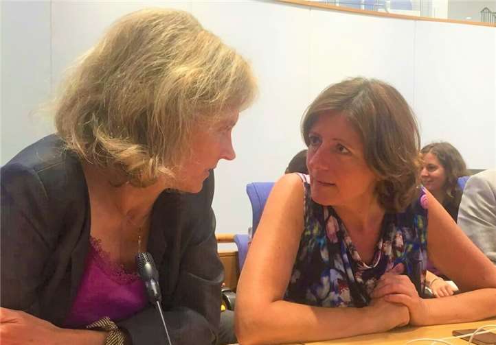 V.li. Dr. Anna Köbberling und Malu Dreyer noch vor Corona.Foto: Archiv