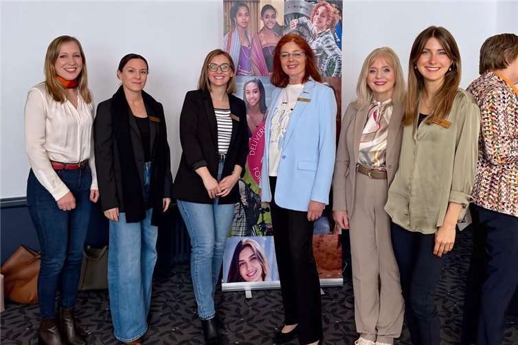 V.li. Dr. Berit Gebel-Sauer, Britta Reichert, Suzana Hochhuth, Meike Rieken, PD Dr. Margit Theis-Scholz und Theresa Lambrich. Foto: Dr. Berit Gebel-Sauer