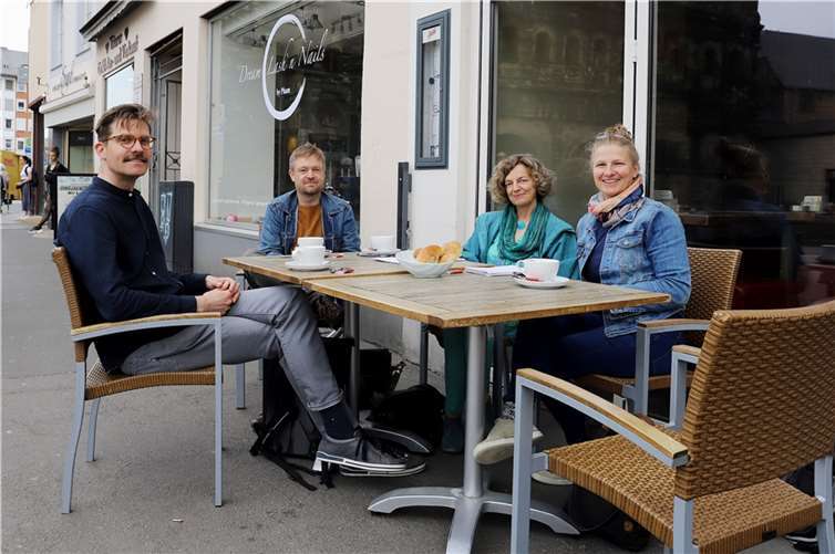 V.li. Dr. Dennis Halft, Jörg Koch, Anne Ferner-Steuer und Elisabeth Zenner.  Foto: Inge Hülpes/Bistum Trier