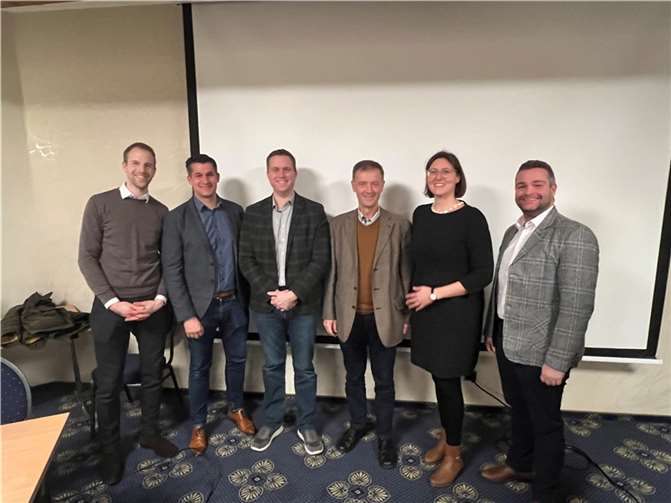 V.li. Dr. Maximilian Hendgen, Daniel Regnery, Eric Lentes, Walter Clüsserath, Kathrin Laymann und Thorsten Welling (MdL). Quelle: VG Rhein-Mosel