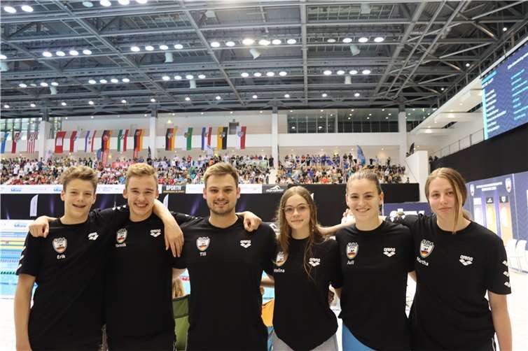 V.li. Erik Salewsky, Yannik Nowak, Trainer Till Lehmann, Melina Stark, Juli Clara Schmell, Martha Luise Blum. Foto: Juli Clara Schmell