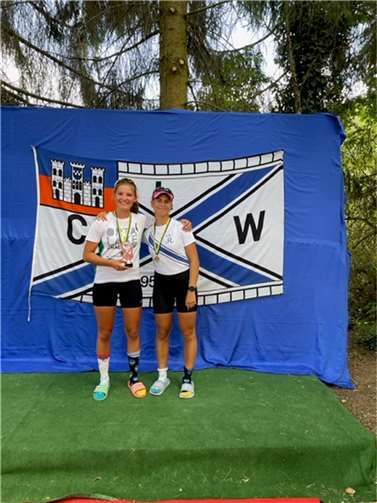 V.li. Felicitas Welter und Thea Dimitrova. Quellen: Koblenzer Ruderclub Rhenania